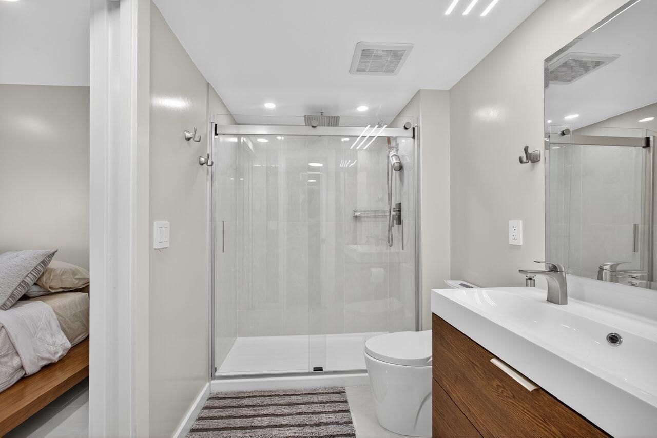 1731 Presidential Way, Unit C-203, West Palm Beach, FL 33401 Photo