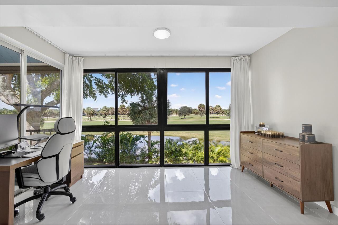 1731 Presidential Way, Unit C-203, West Palm Beach, FL 33401 Photo