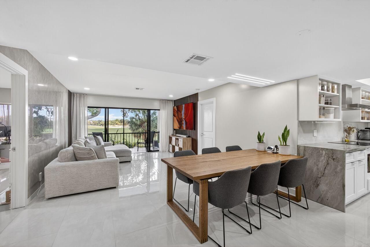 1731 Presidential Way, Unit C-203, West Palm Beach, FL 33401 Photo