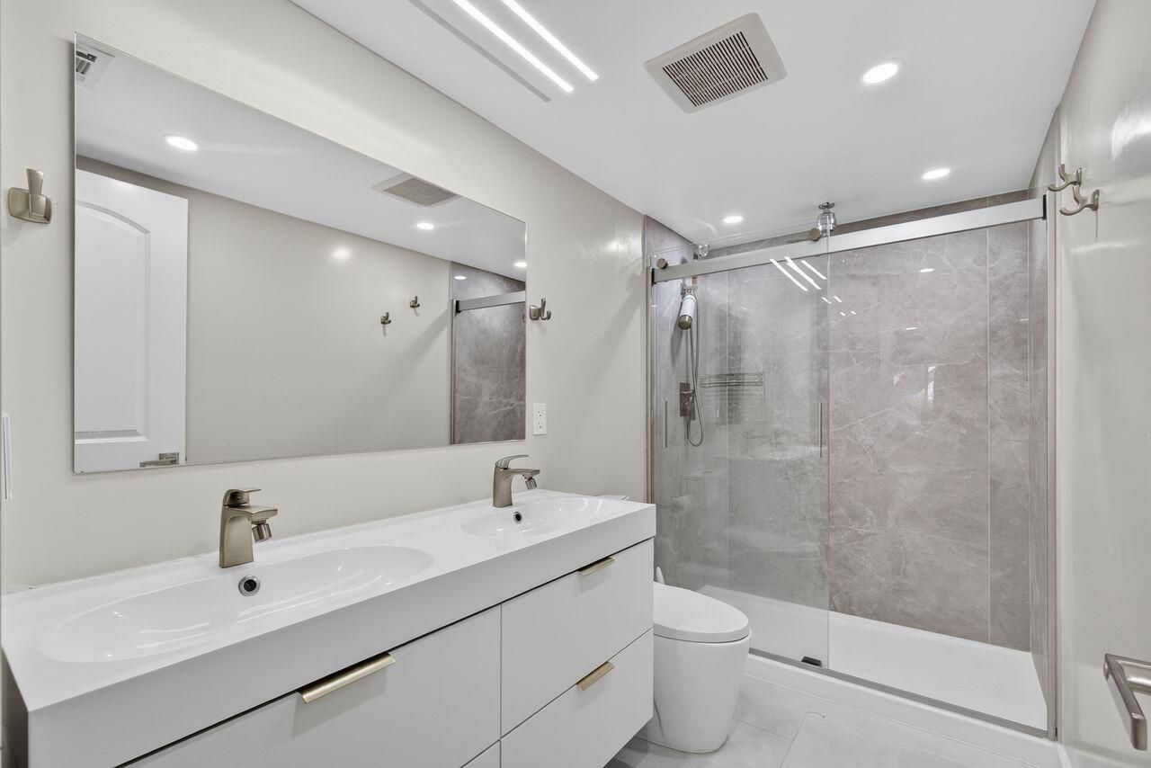 1731 Presidential Way, Unit C-203, West Palm Beach, FL 33401 Photo