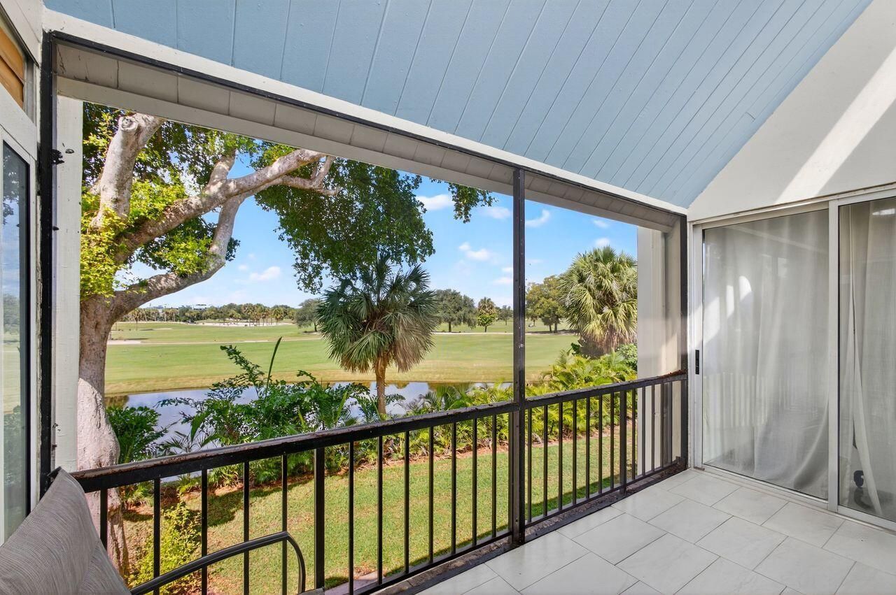 1731 Presidential Way, Unit C-203, West Palm Beach, FL 33401 Photo