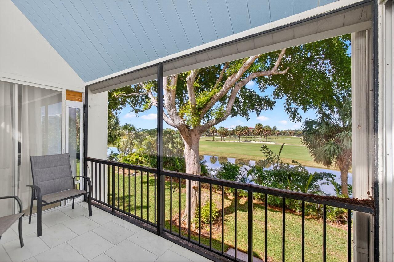 1731 Presidential Way, Unit C-203, West Palm Beach, FL 33401 Photo