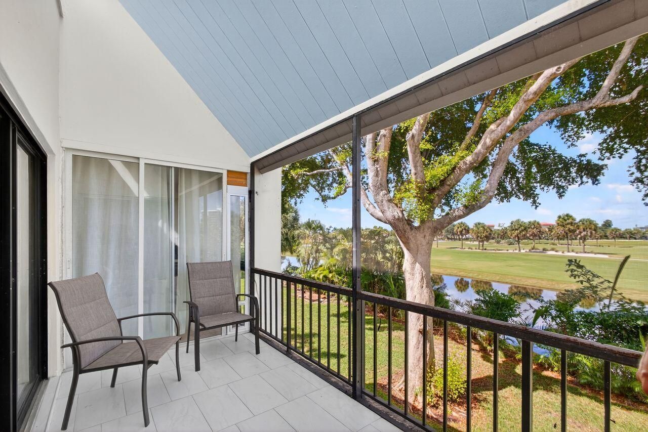 1731 Presidential Way, Unit C-203, West Palm Beach, FL 33401 Photo