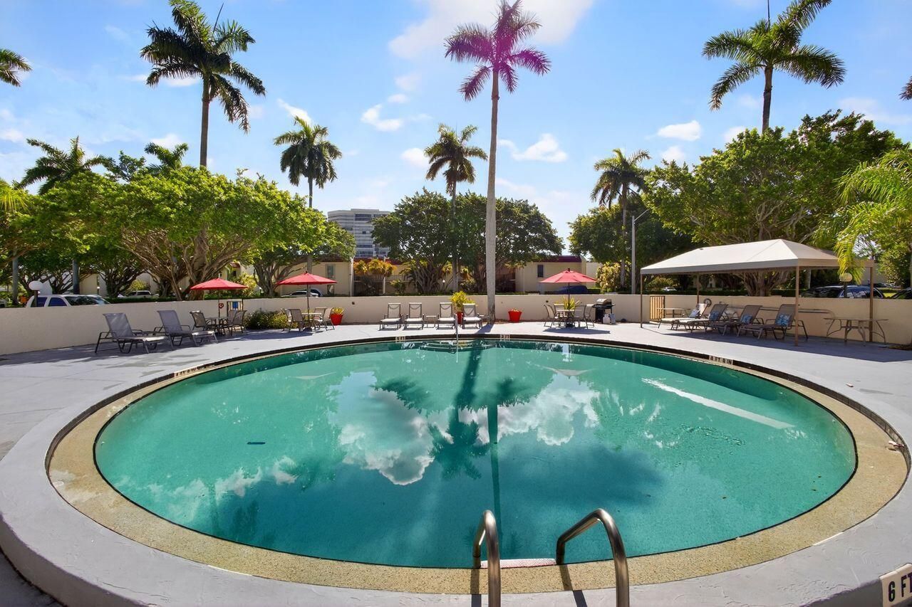 1731 Presidential Way, Unit C-203, West Palm Beach, FL 33401 Photo