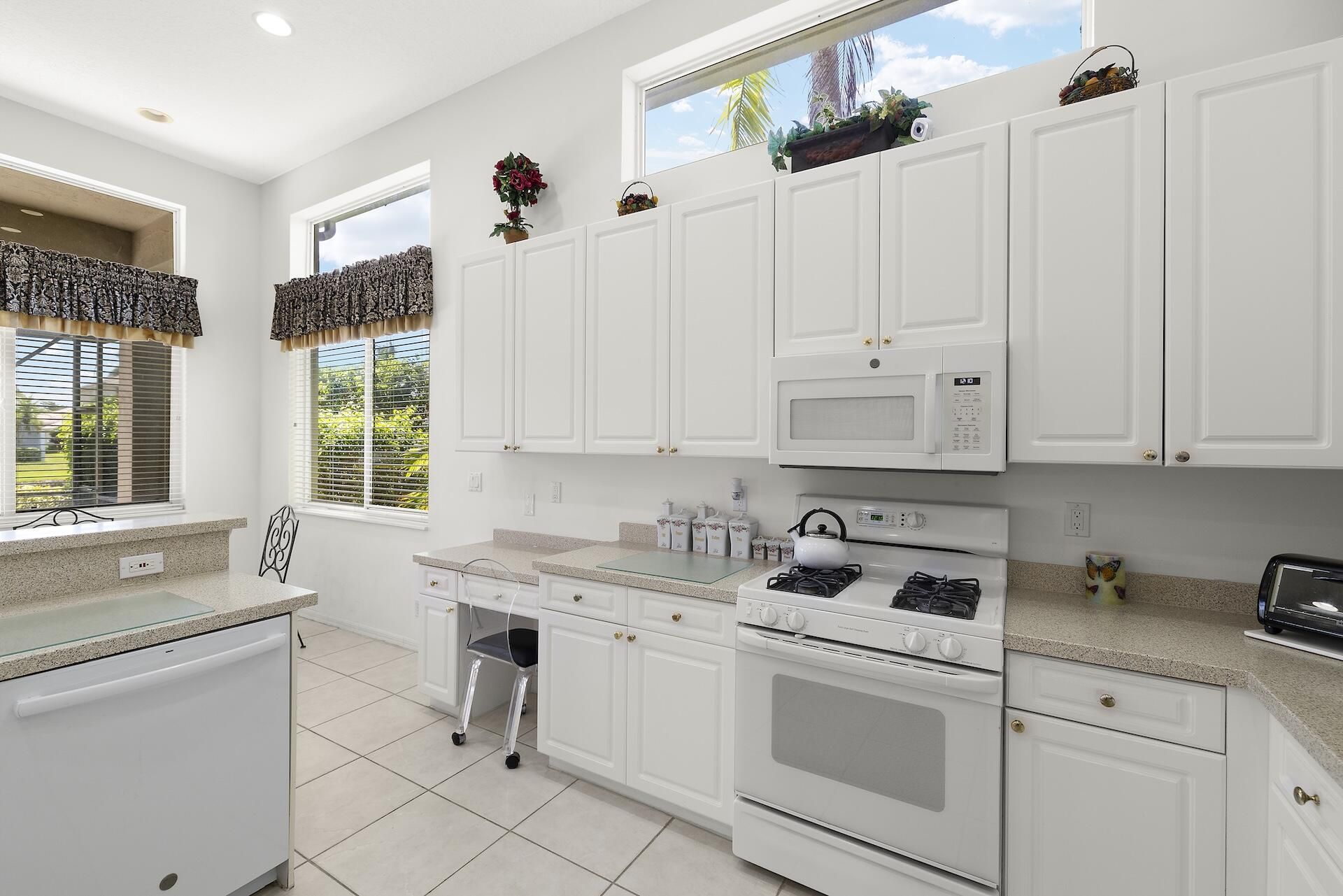 10910 Grande Boulevard W, West Palm Beach, FL 33412 Photo