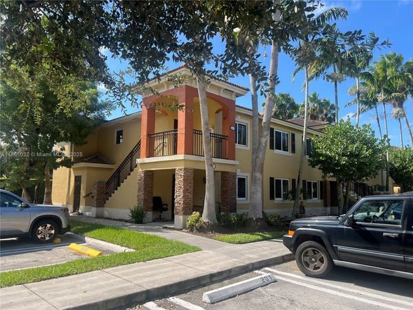 3390 NE 9th St, Unit 201, Homestead, FL 33033