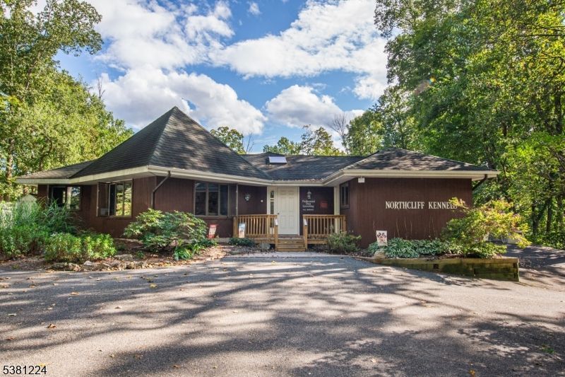 40 Brighton Rd, Andover, NJ 07821 Main Photo