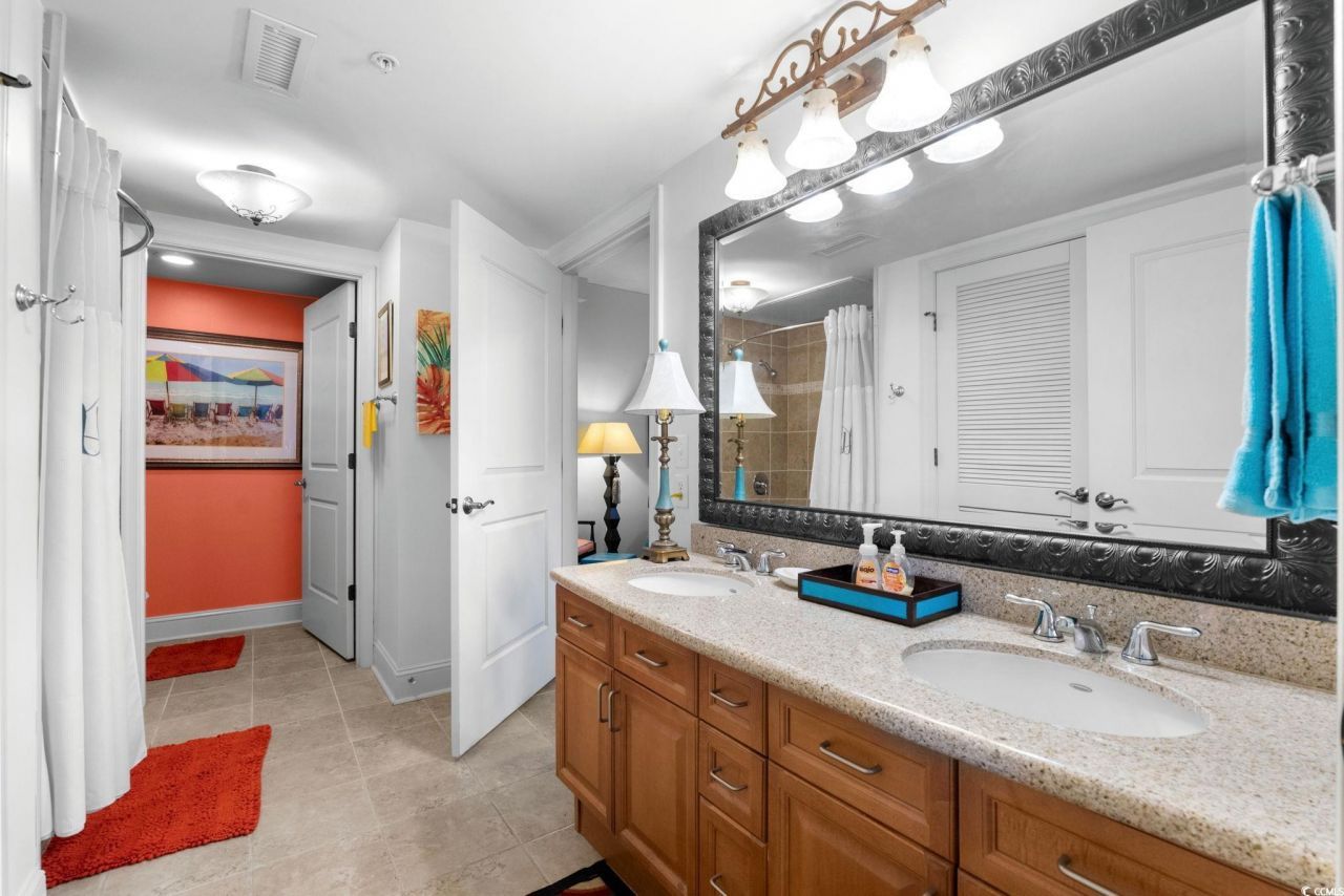 8121 Amalfi Pl. Photo 23