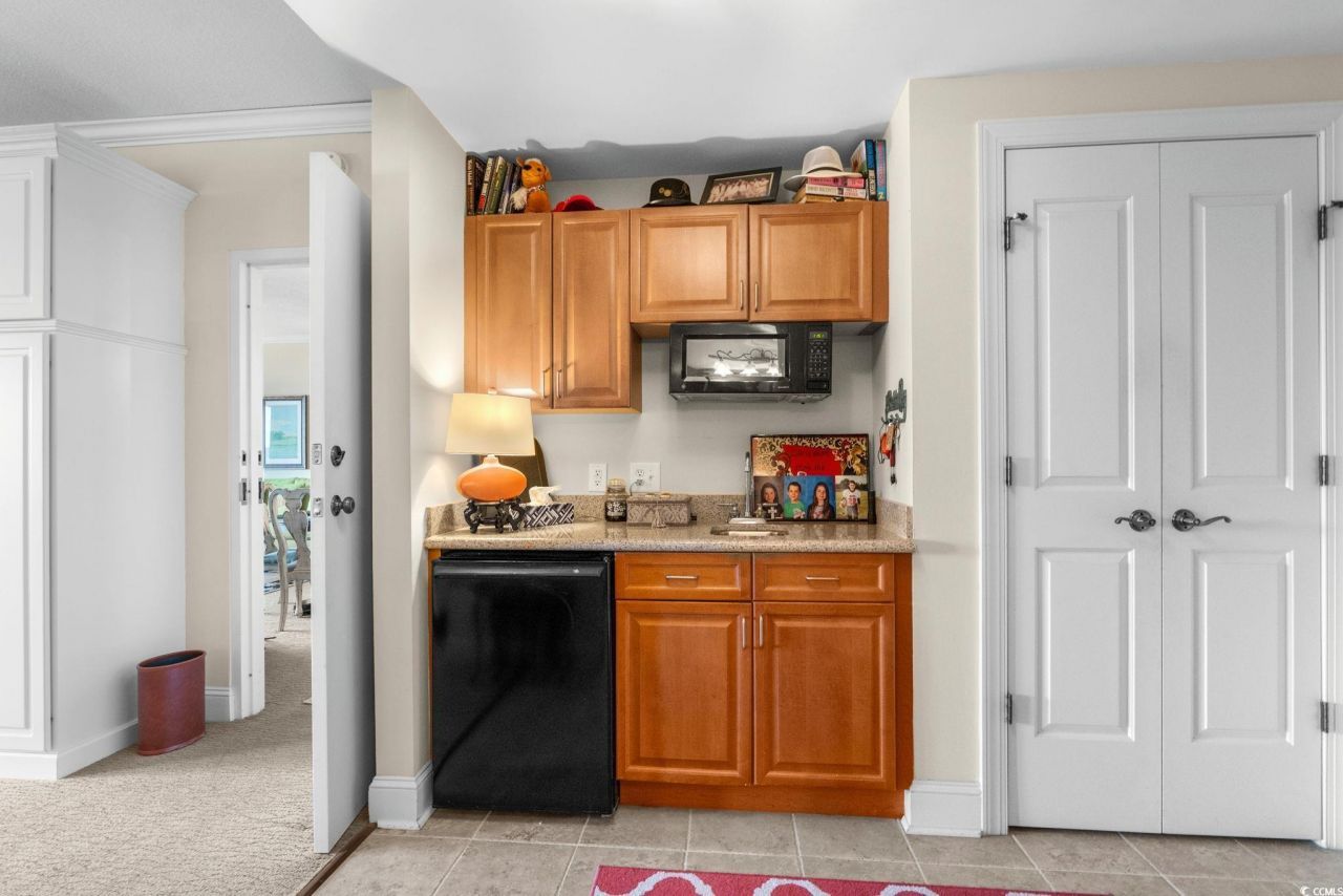 8121 Amalfi Pl. Photo 28