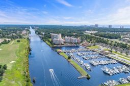 8121 Amalfi Pl. photo 4