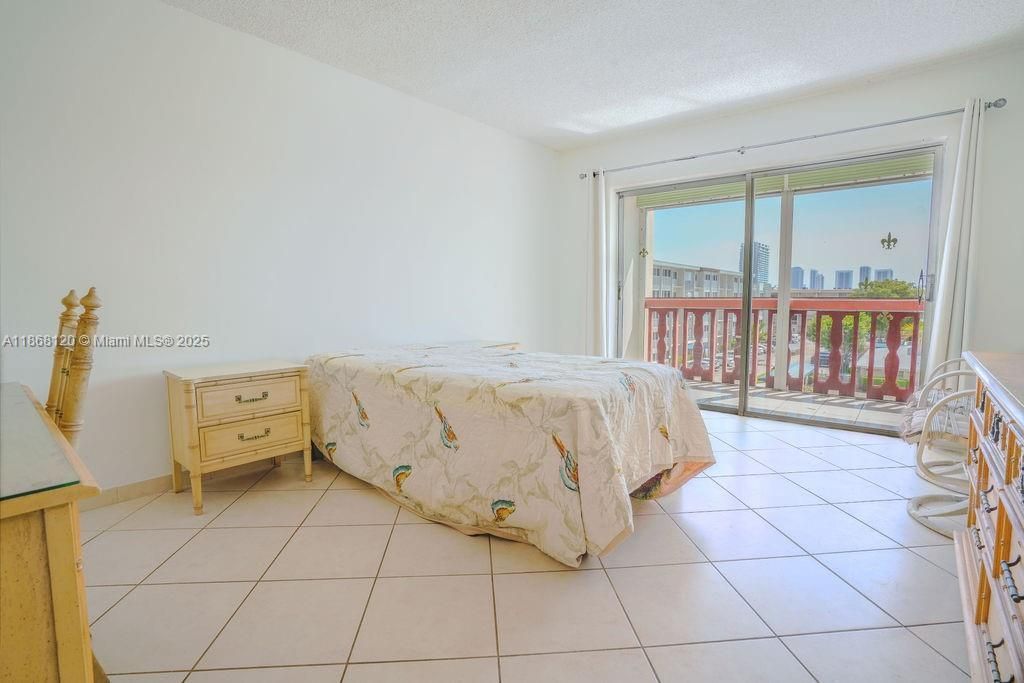 215 SE 3rd Ave, Unit 401D, Hallandale Beach, FL 33009 Photo