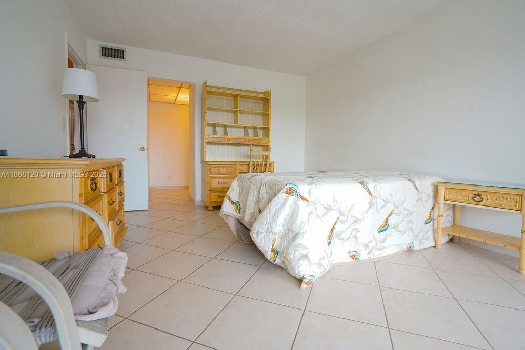 215 SE 3rd Ave, Unit 401D, Hallandale Beach, FL 33009 Photo