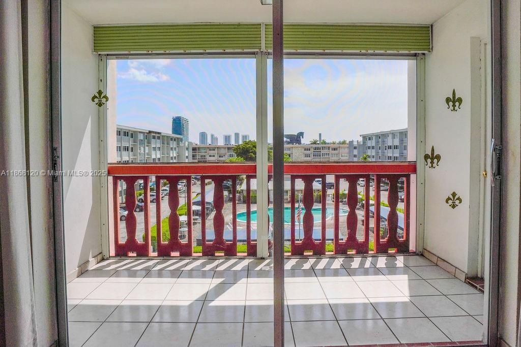 215 SE 3rd Ave, Unit 401D, Hallandale Beach, FL 33009 Photo