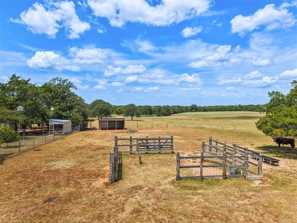 372 Hofferek RD, Rosanky, TX 78953