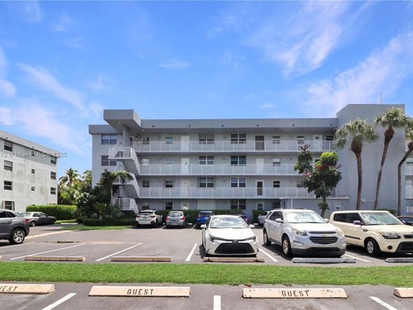 110 Royal Park Dr, Unit 3C, Oakland Park, FL 33309