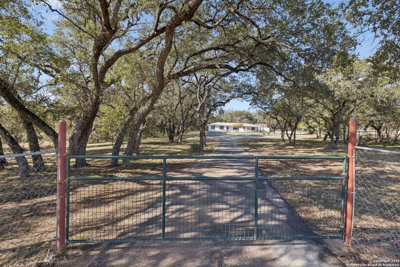 1031 Talley Rd., San Antonio, TX 78253 Main Photo