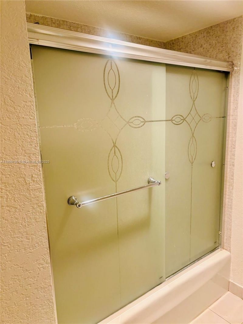 950 NE 199th St, Unit 1A 101, Miami, FL 33179 Photo