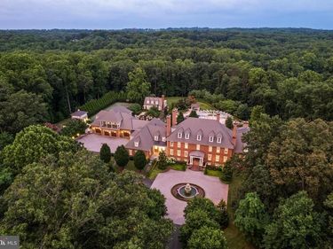 11100 KINGS CAVALIER COURT, OAKTON, VA 22124