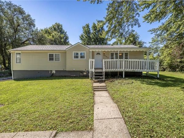 8707 Longview Road, Kansas City, MO 64134