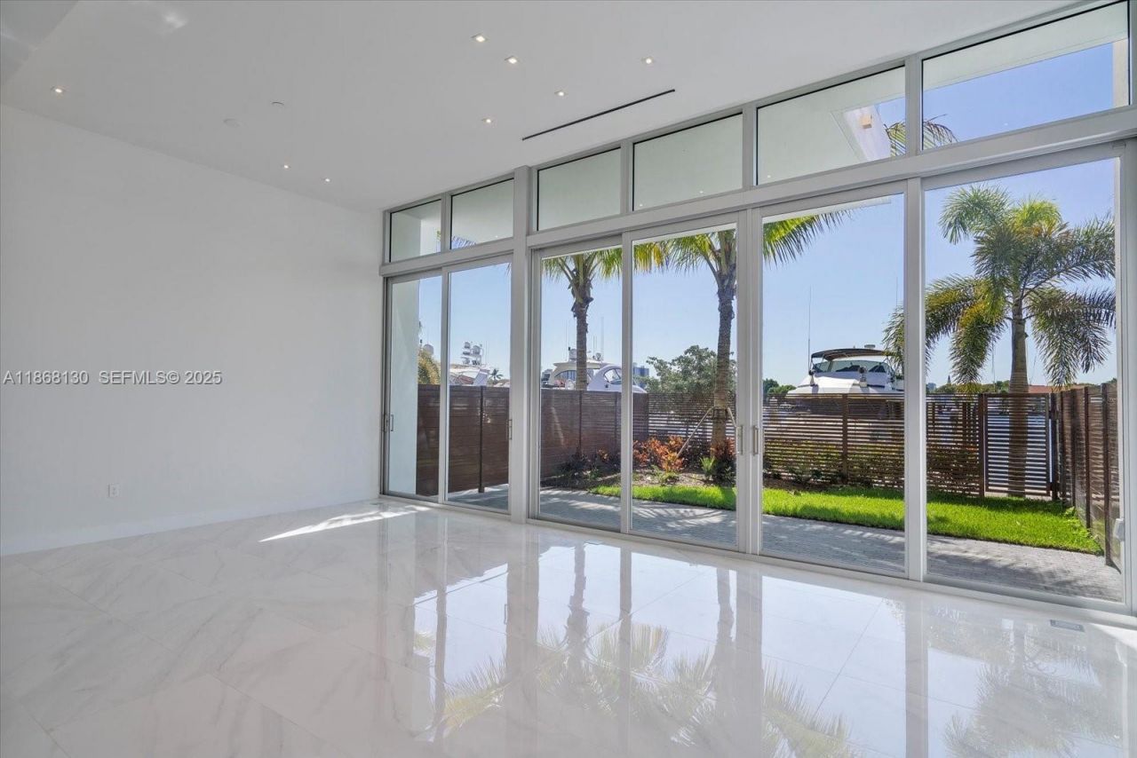 3750 Yacht Club Dr, Unit TH3, Aventura, FL 33180 Photo