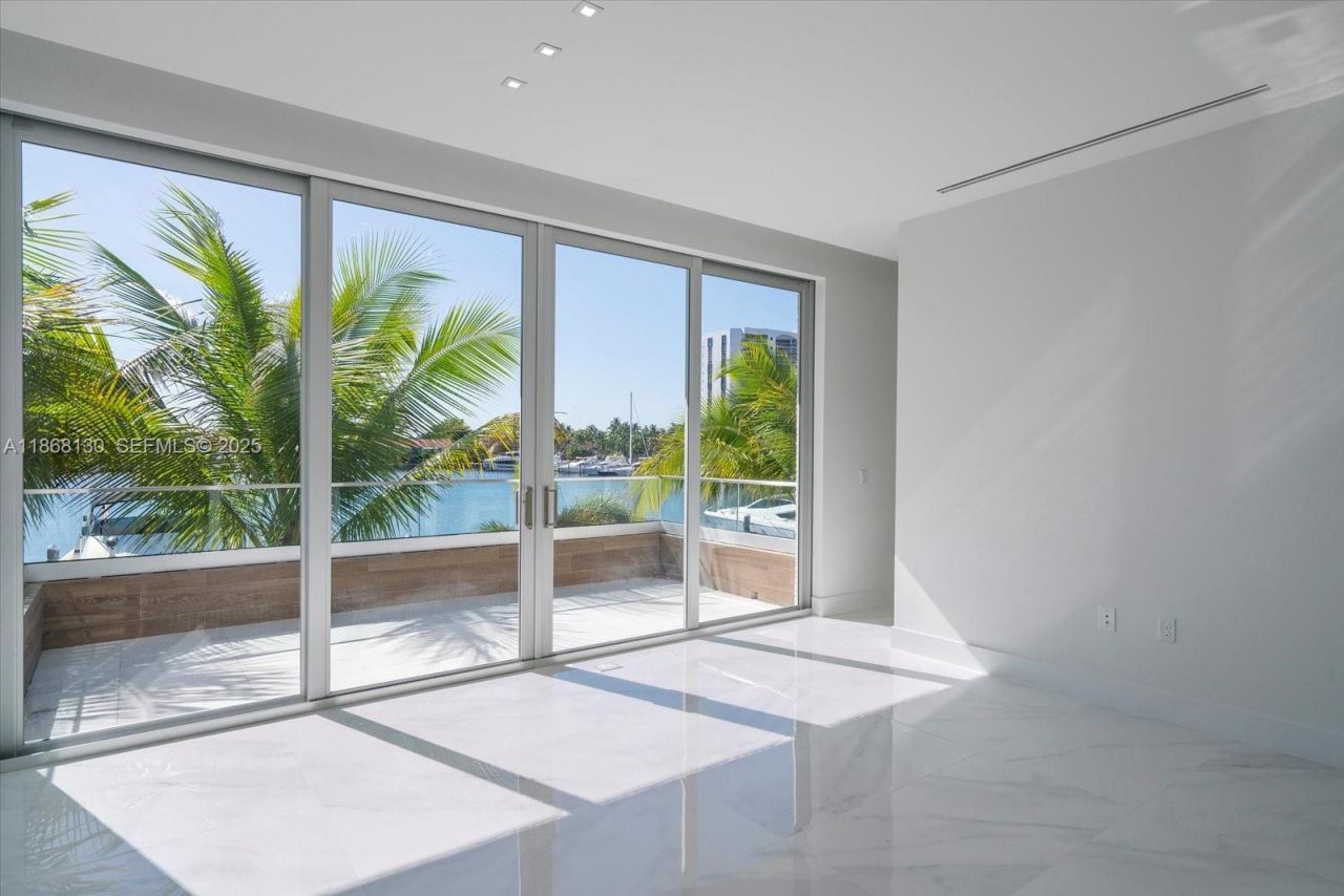 3750 Yacht Club Dr, Unit TH3, Aventura, FL 33180 Photo