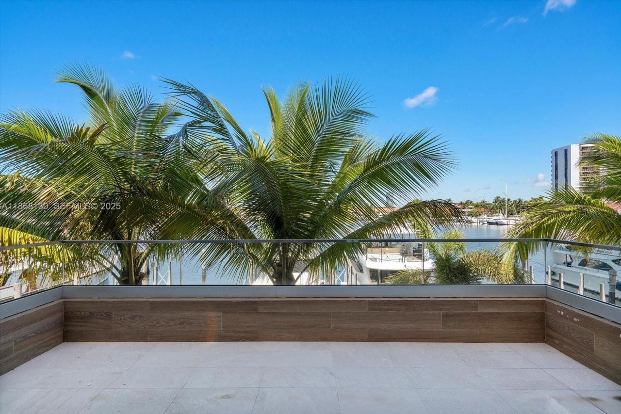 3750 Yacht Club Dr, Unit TH3, Aventura, FL 33180 Photo