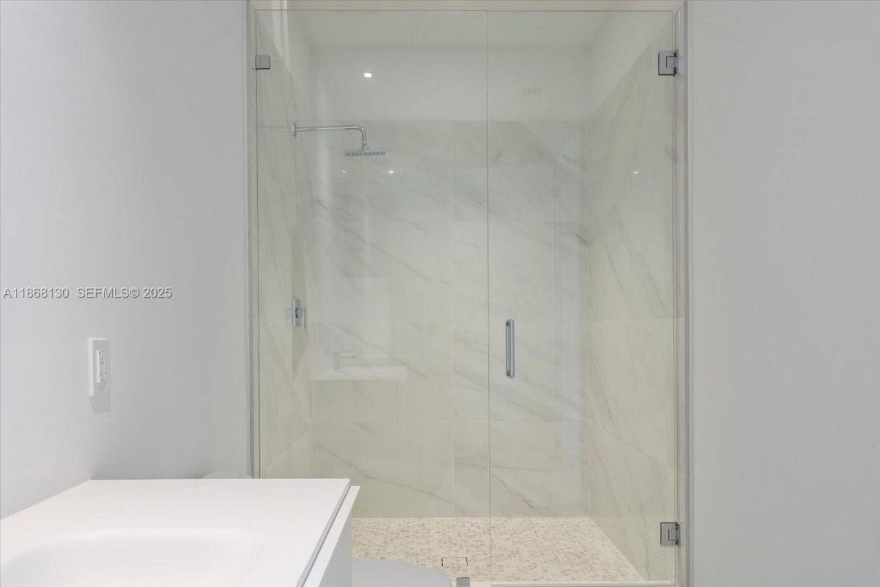 3750 Yacht Club Dr, Unit TH3, Aventura, FL 33180 Photo