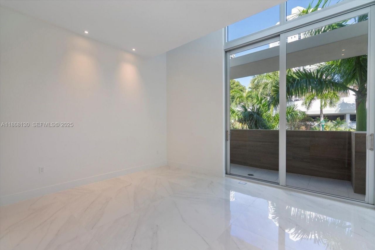 3750 Yacht Club Dr, Unit TH3, Aventura, FL 33180 Photo