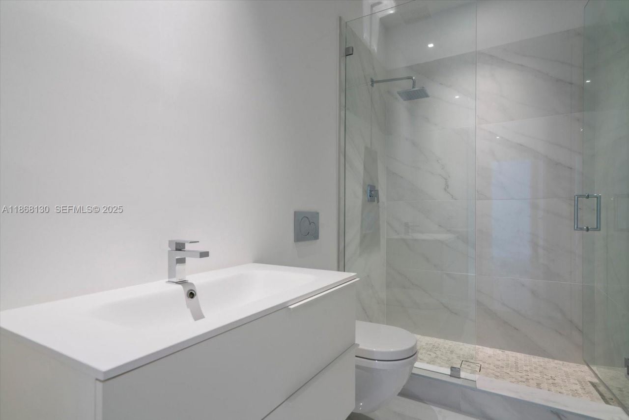 3750 Yacht Club Dr, Unit TH3, Aventura, FL 33180 Photo