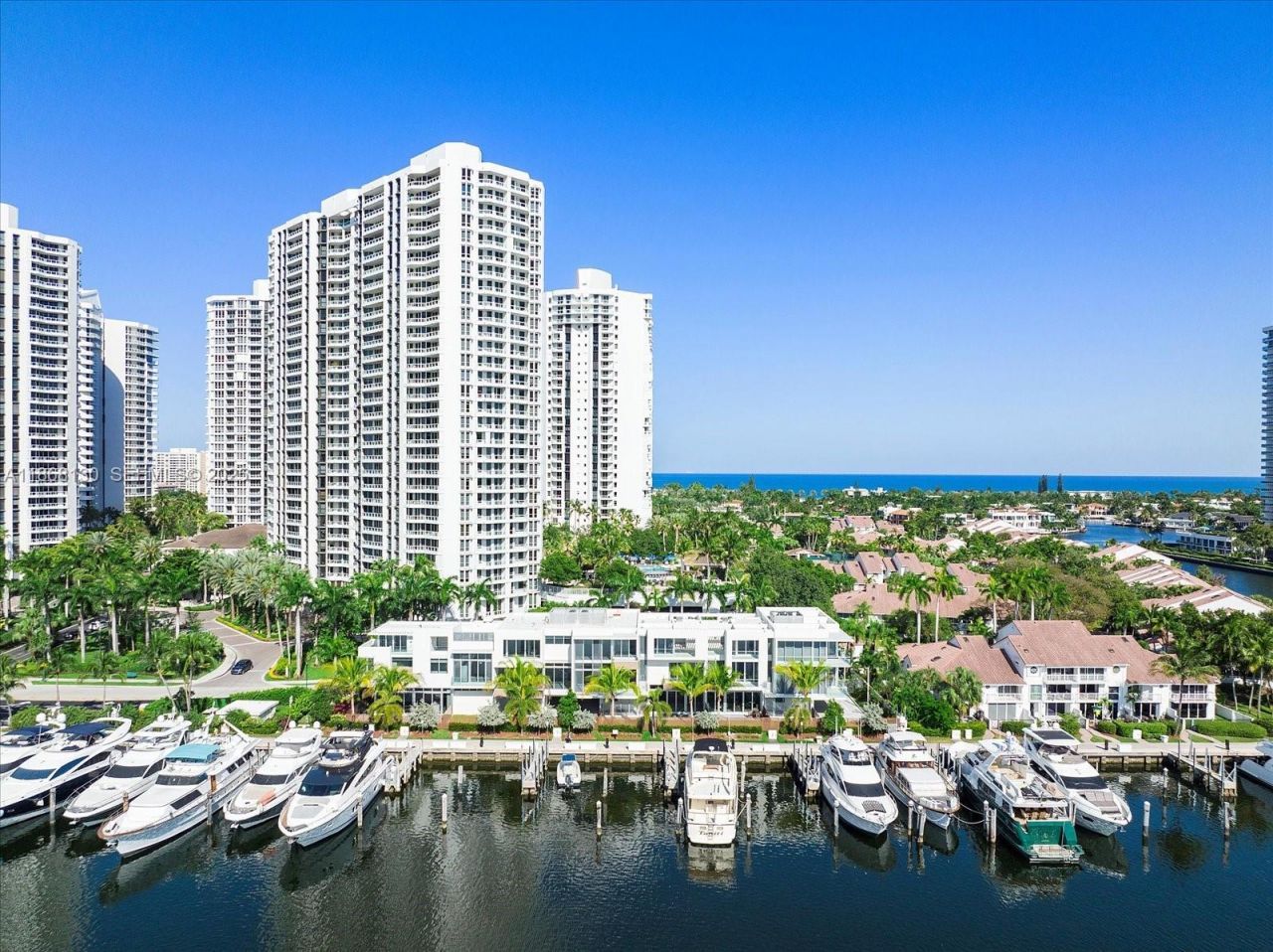3750 Yacht Club Dr, Unit TH3, Aventura, FL 33180 Photo