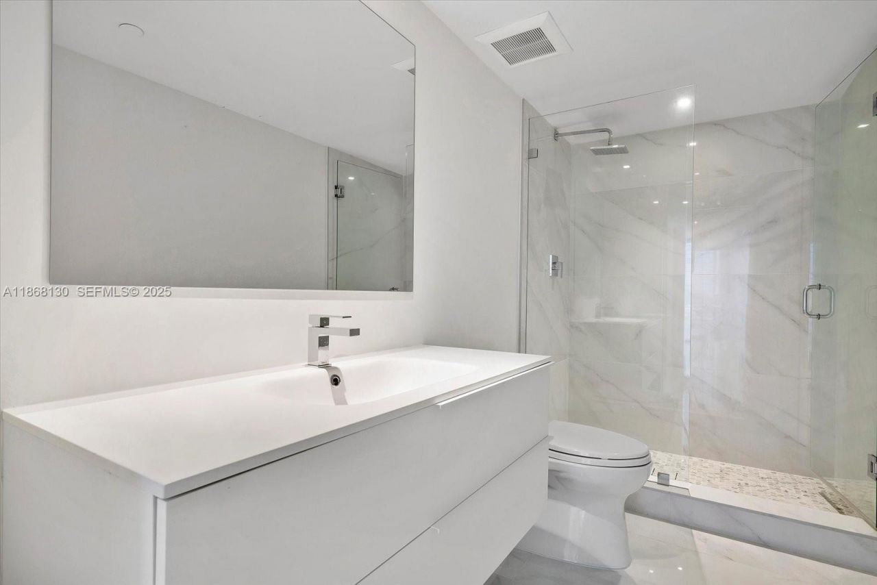 3750 Yacht Club Dr, Unit TH3, Aventura, FL 33180 Photo