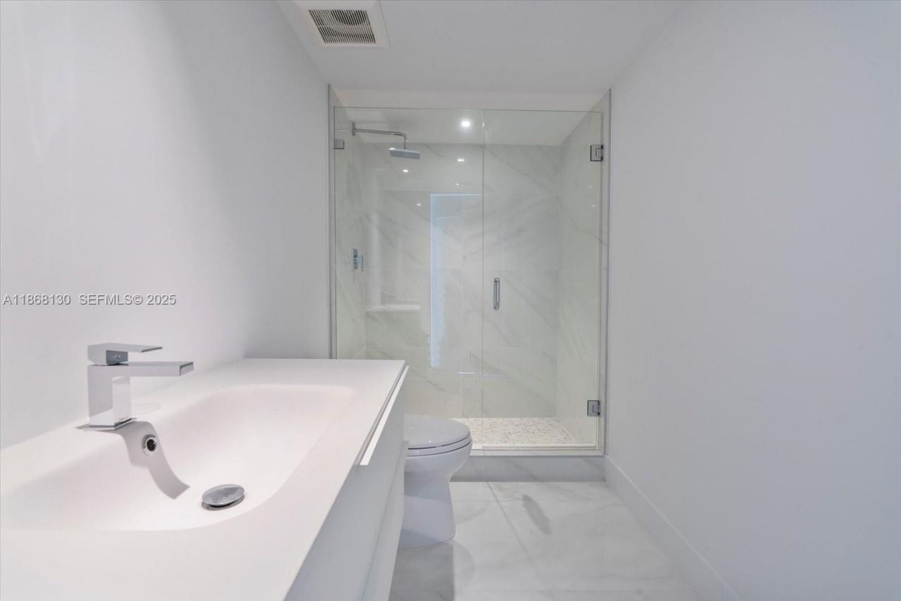 3750 Yacht Club Dr, Unit TH3, Aventura, FL 33180 Photo