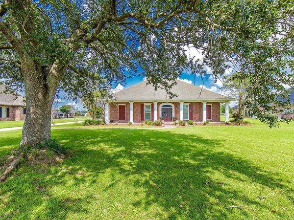 216 Joshua Reed Dr, Houma, LA 70360