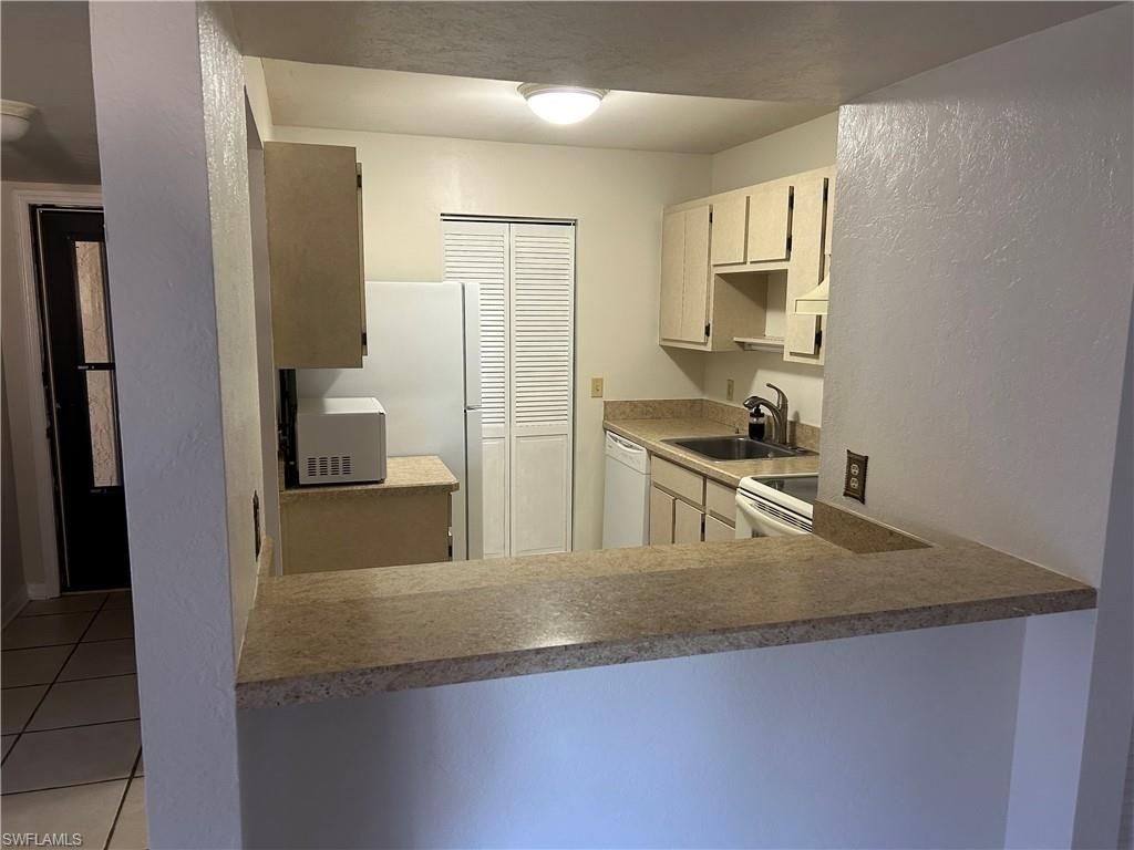 6494 Royal Woods Dr, Unit 2, Fort Myers, FL 33908 Photo