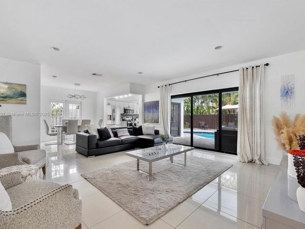 5800 NE 18th Ave, Fort Lauderdale, FL 33334