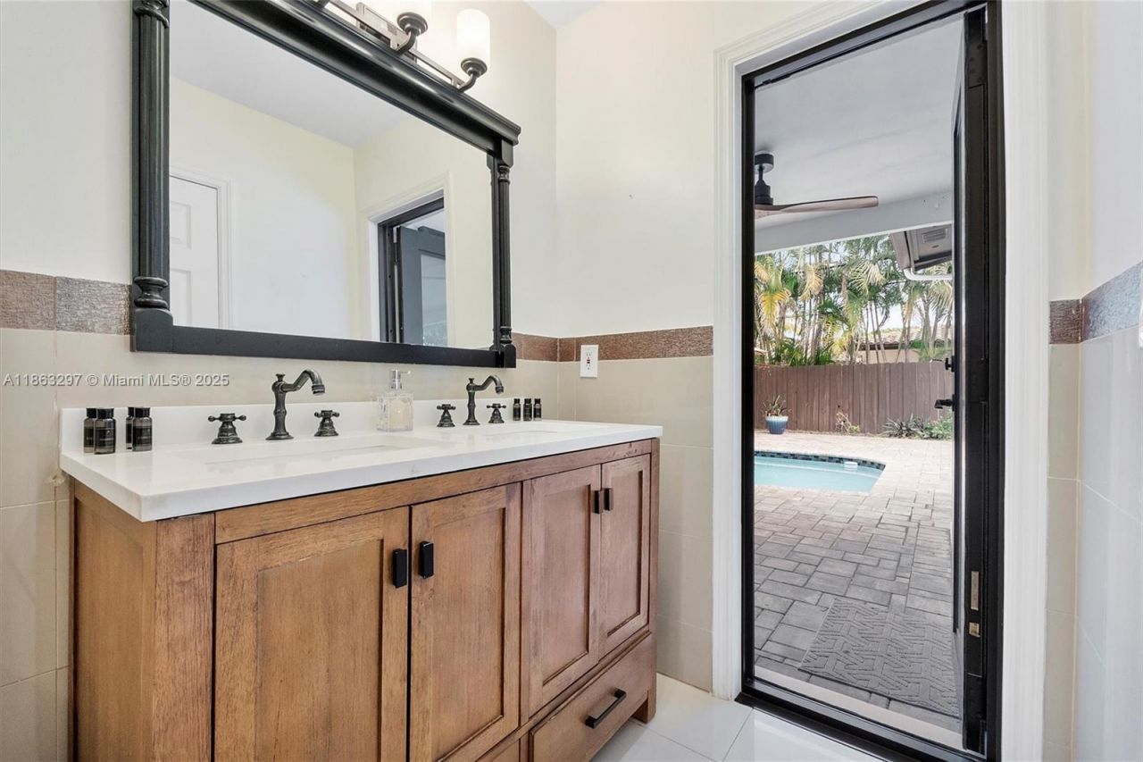 5800 NE 18th Ave, Fort Lauderdale, FL 33334 Photo