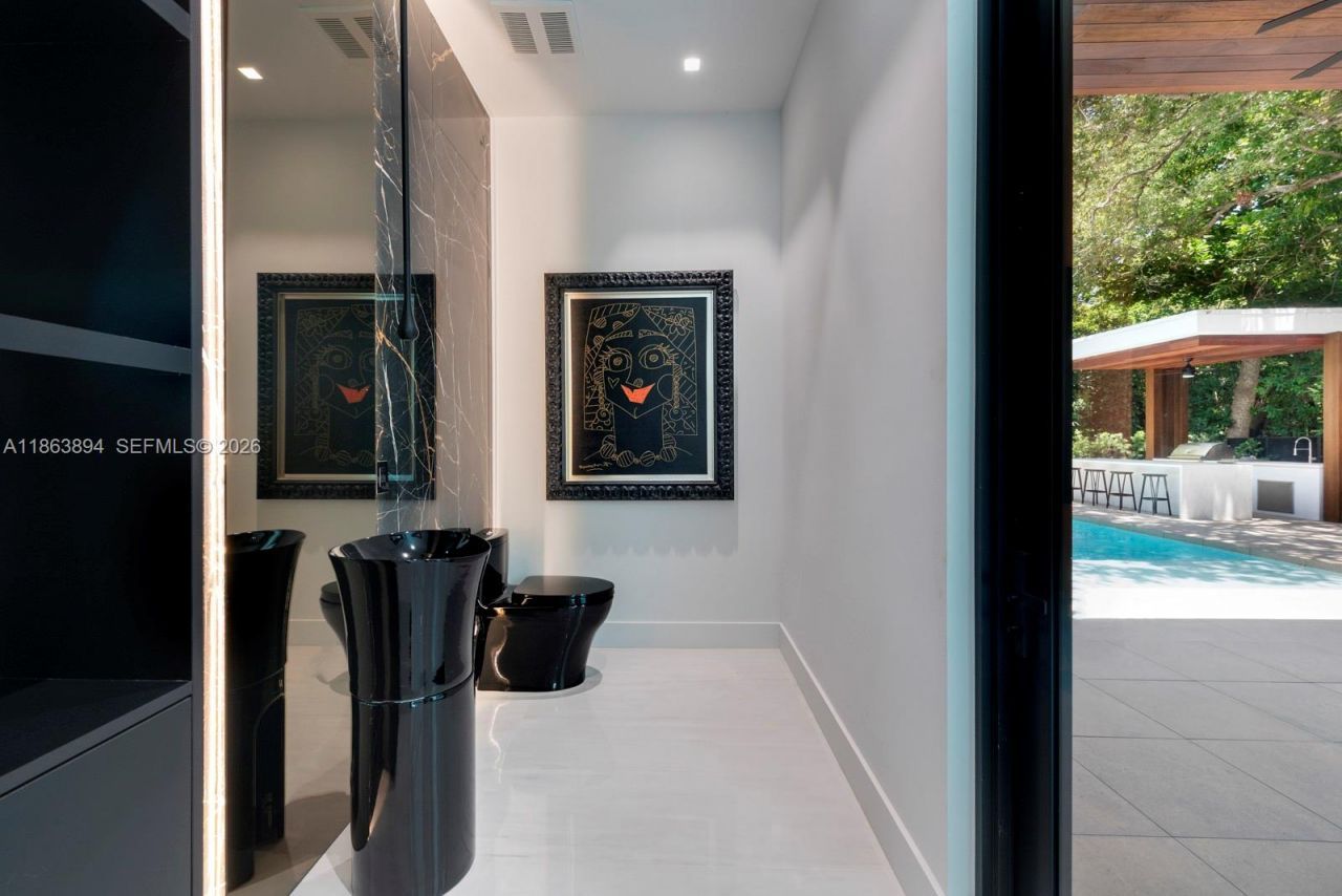 941 NE 92nd St, Miami Shores, FL 33138 Photo