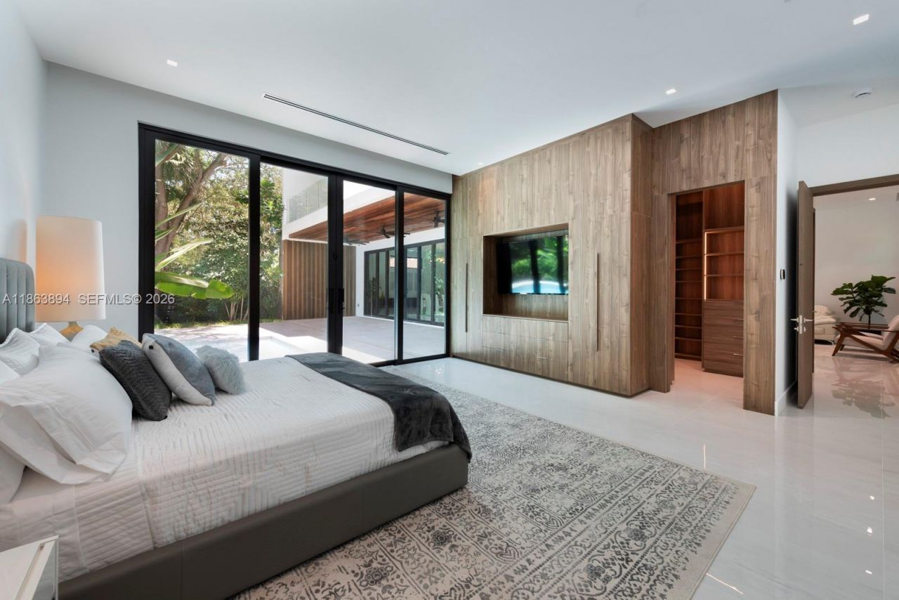 941 NE 92nd St, Miami Shores, FL 33138 Photo