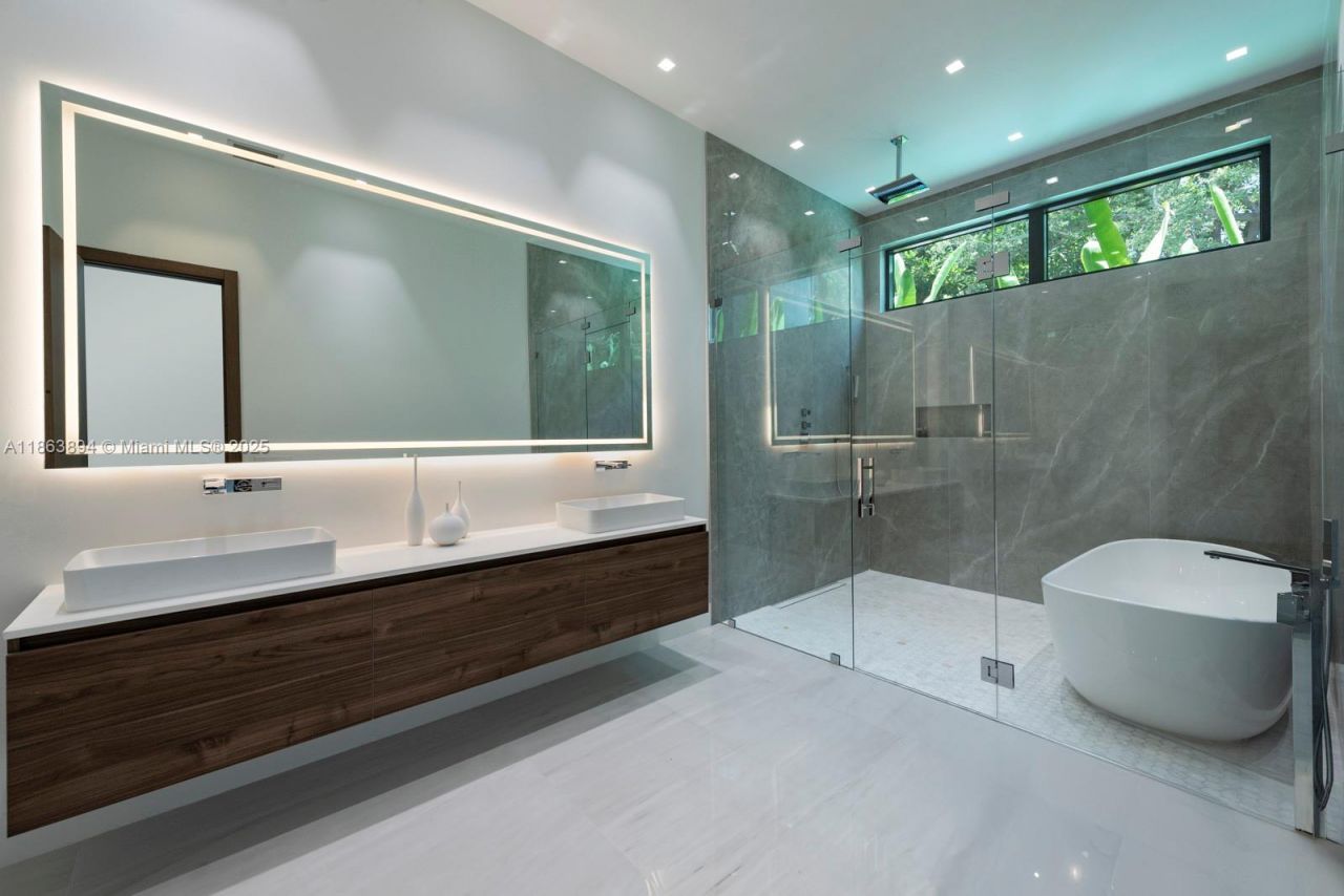 941 NE 92nd St, Miami Shores, FL 33138 Photo