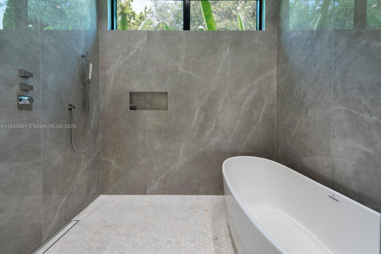 941 NE 92nd St, Miami Shores, FL 33138 Photo