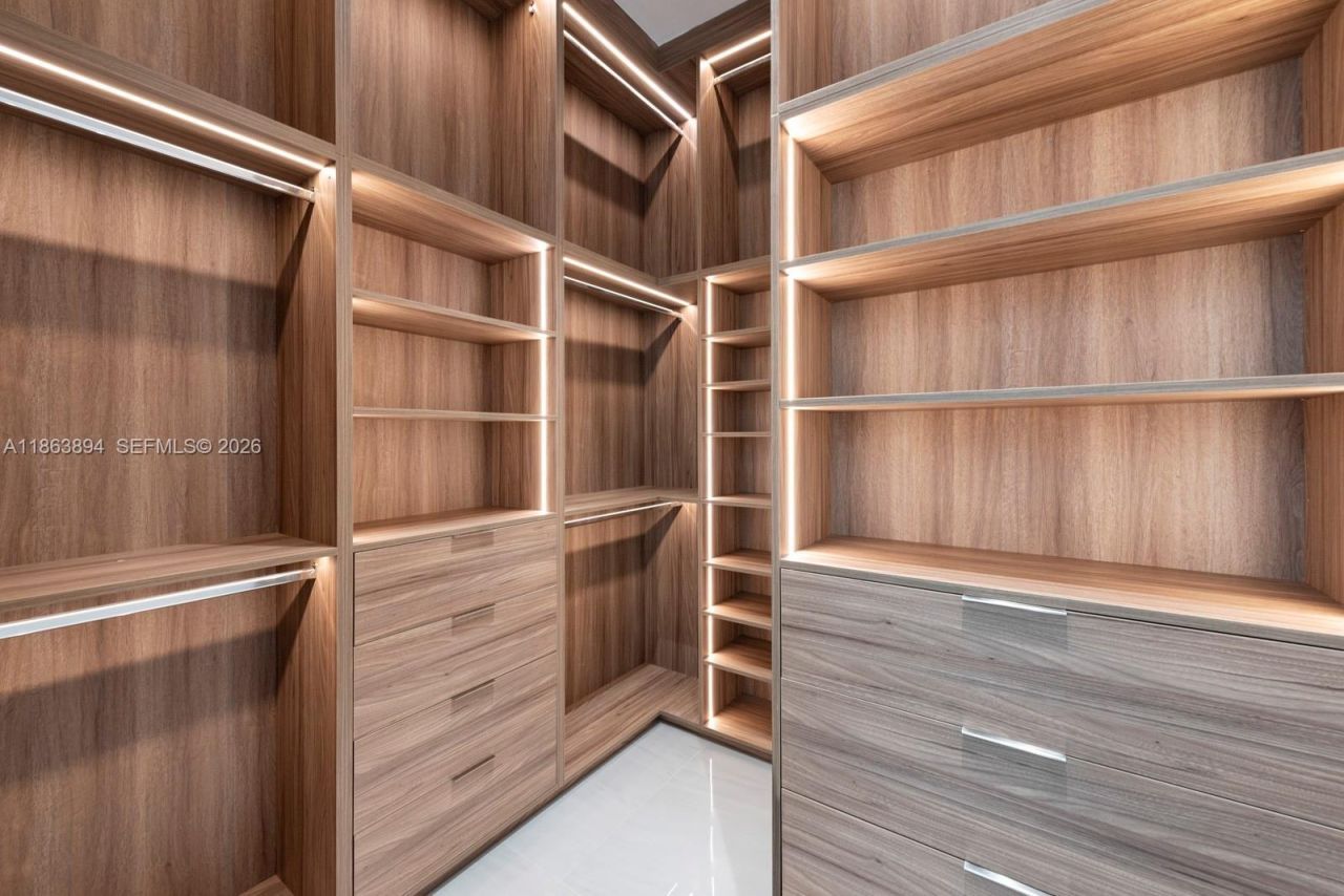 941 NE 92nd St, Miami Shores, FL 33138 Photo