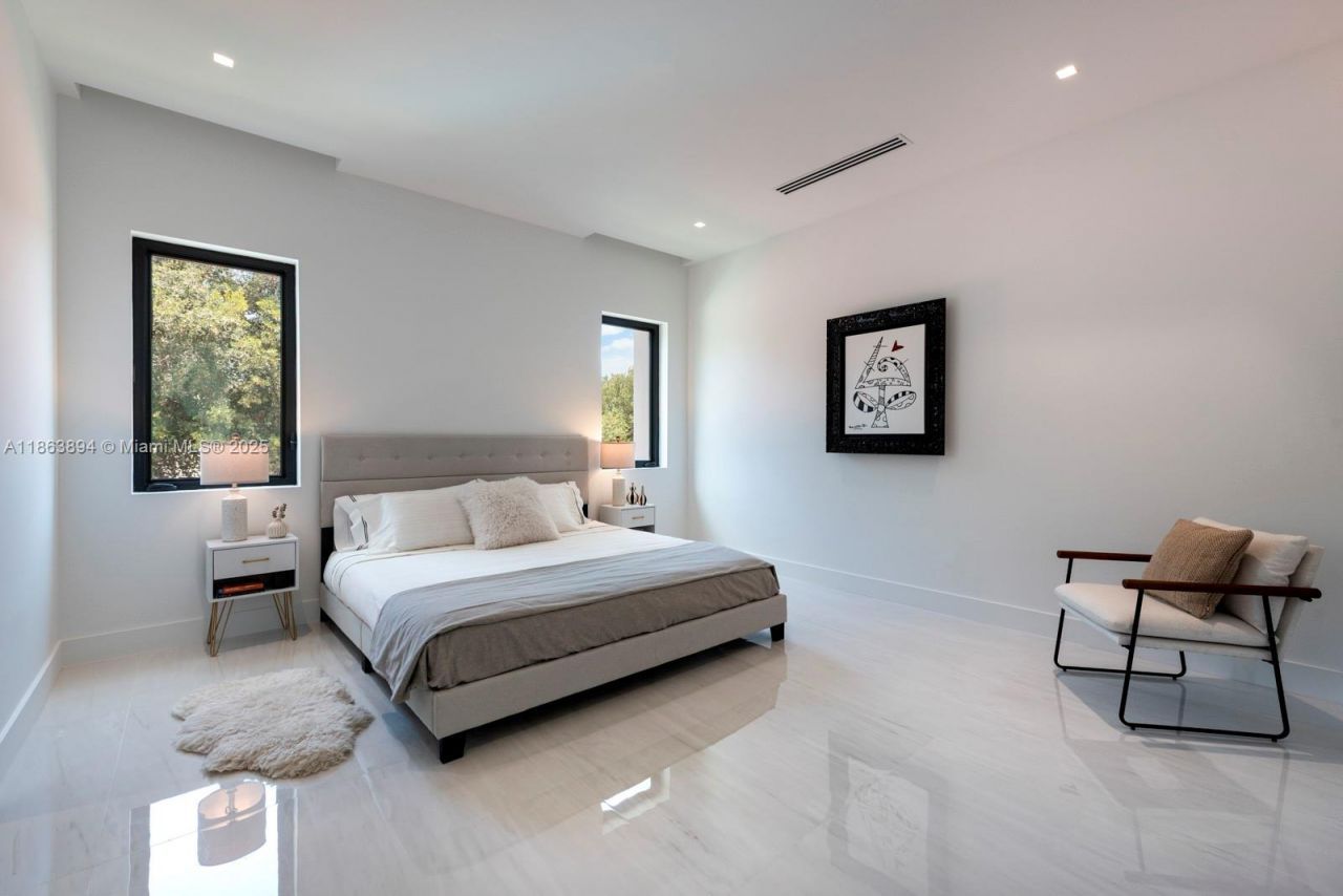 941 NE 92nd St, Miami Shores, FL 33138 Photo