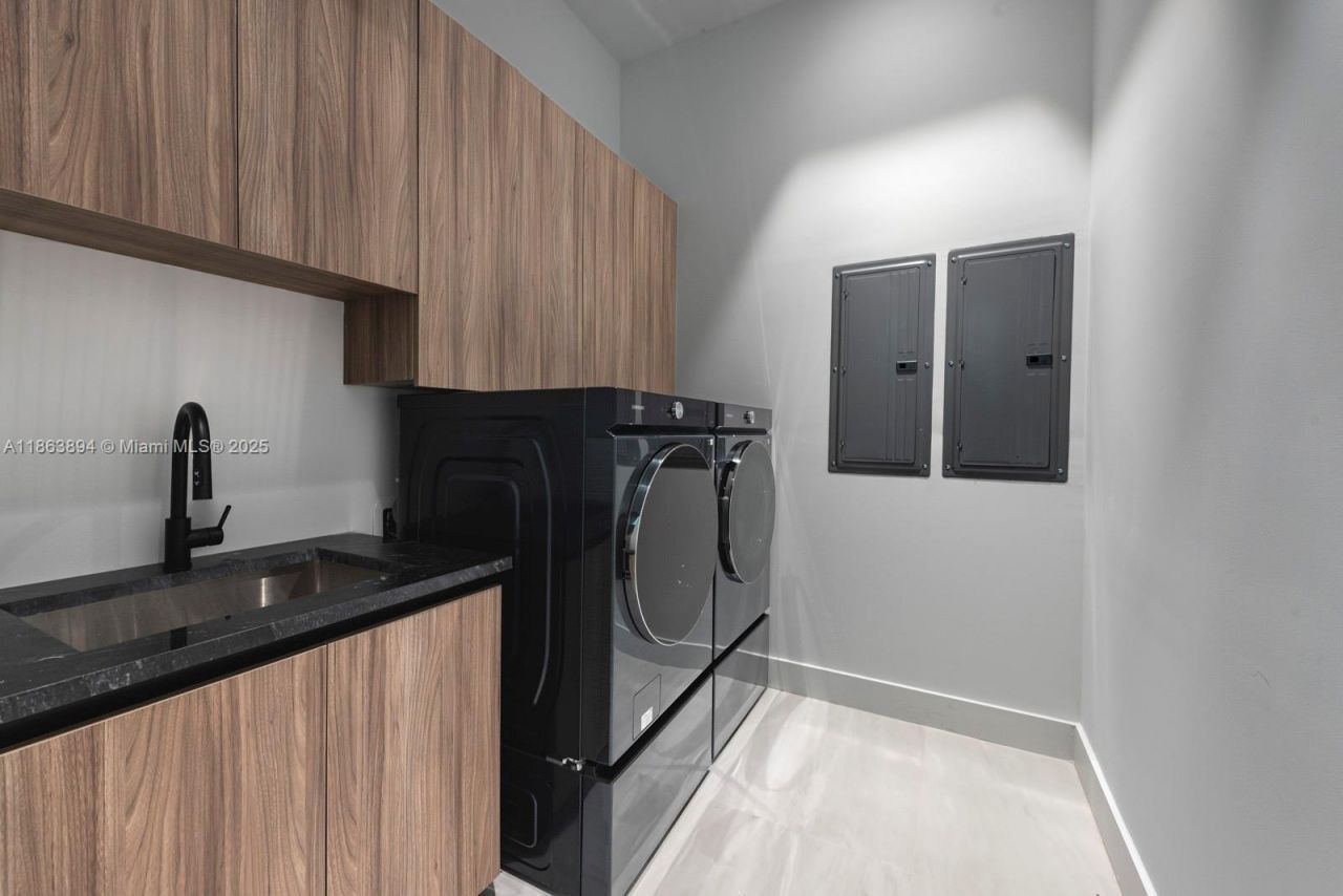 941 NE 92nd St, Miami Shores, FL 33138 Photo