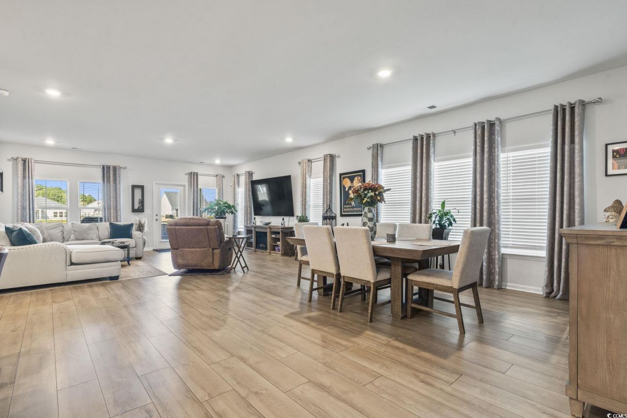 4050 Da Vinci Dr. Photo 17