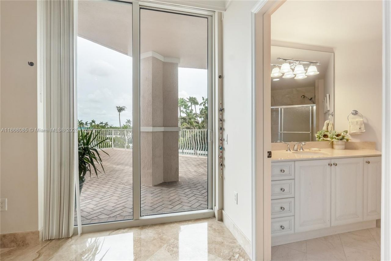 1460 S Ocean Blvd, Unit 304, Lauderdale by the Sea, FL 33062 Photo