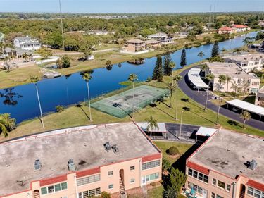 206 DOGWOOD CIRCLE, SEMINOLE, FL 33777