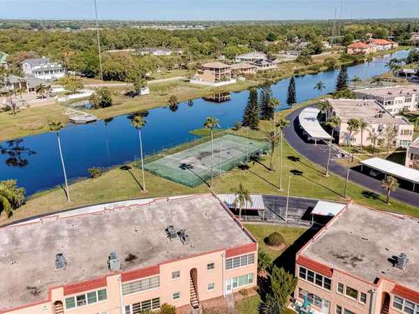 206 DOGWOOD CIRCLE, SEMINOLE, FL 33777