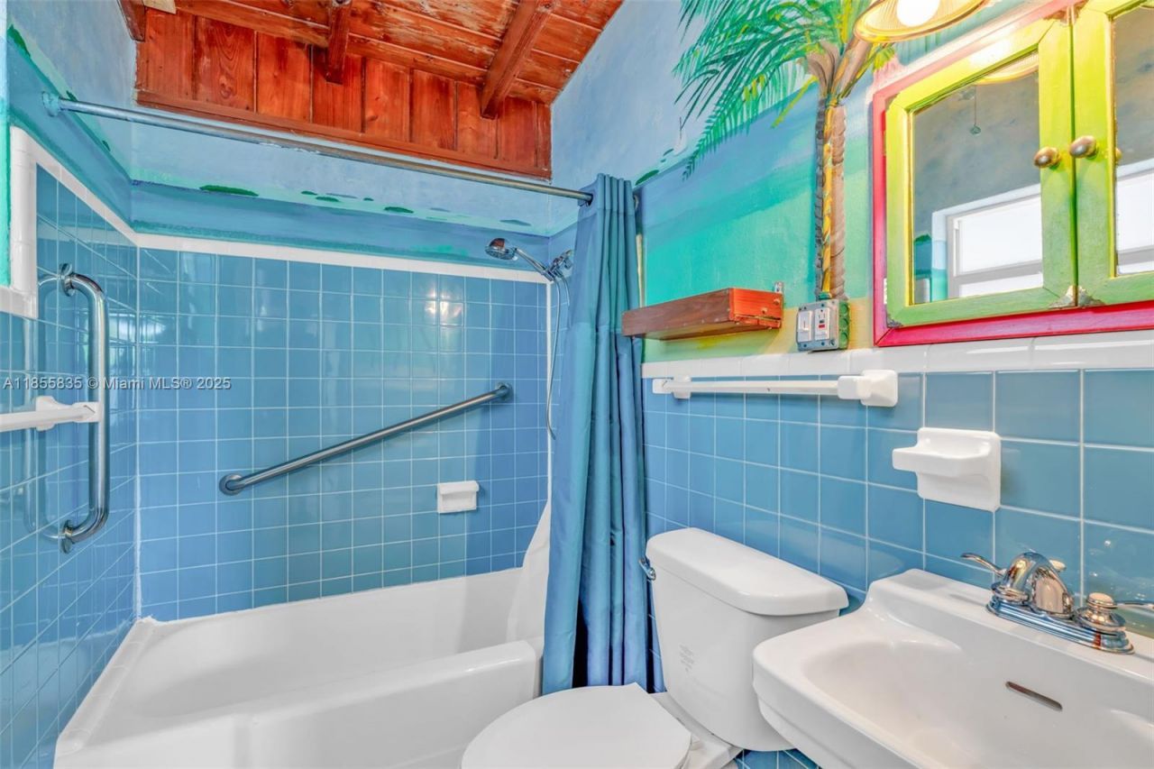 140 Gardenia St, Plantation Key, FL 33070 Photo