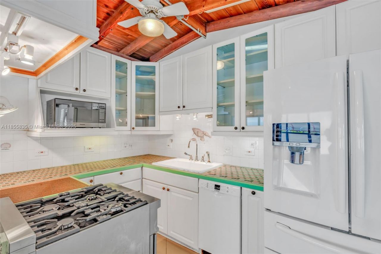 140 Gardenia St, Plantation Key, FL 33070 Photo