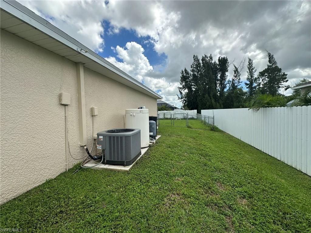 122 NW 15th Ter, Cape Coral, FL 33993 Photo